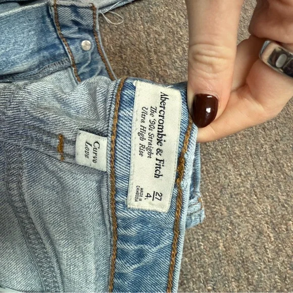 Abercrombie Curve Love Cuffed Hem 90s Straight Jeans, Long! - Picture 3 of 4